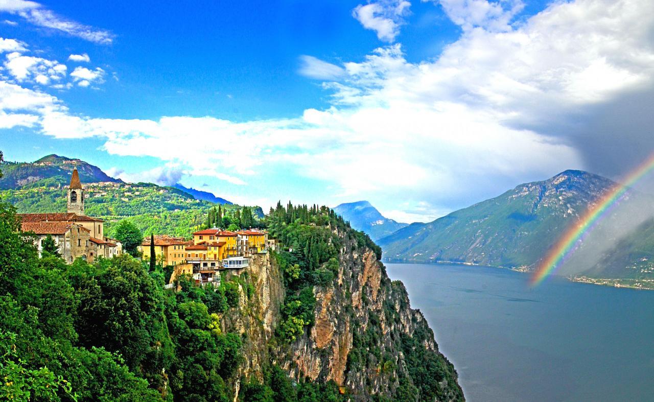 Casa De Pol Exclusive Lake View by Gardadomusmea Tremosine Exterior foto